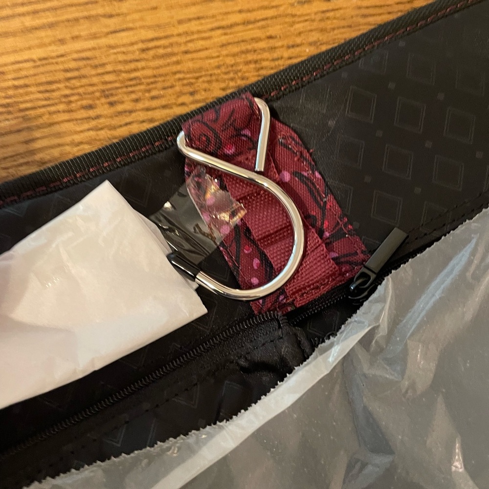 Vera Bradley Convertible Garment Bag Brand  new - Picture 2 of 10